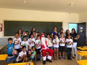 Estudantes da UFLA realizam ação social em Escola Municipal